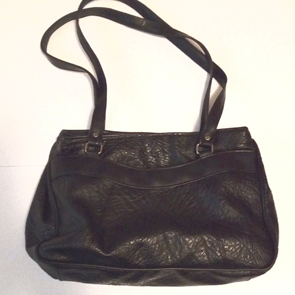 Elegant Black F Onaux Leather Handbag